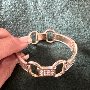 Bracelet with the stones